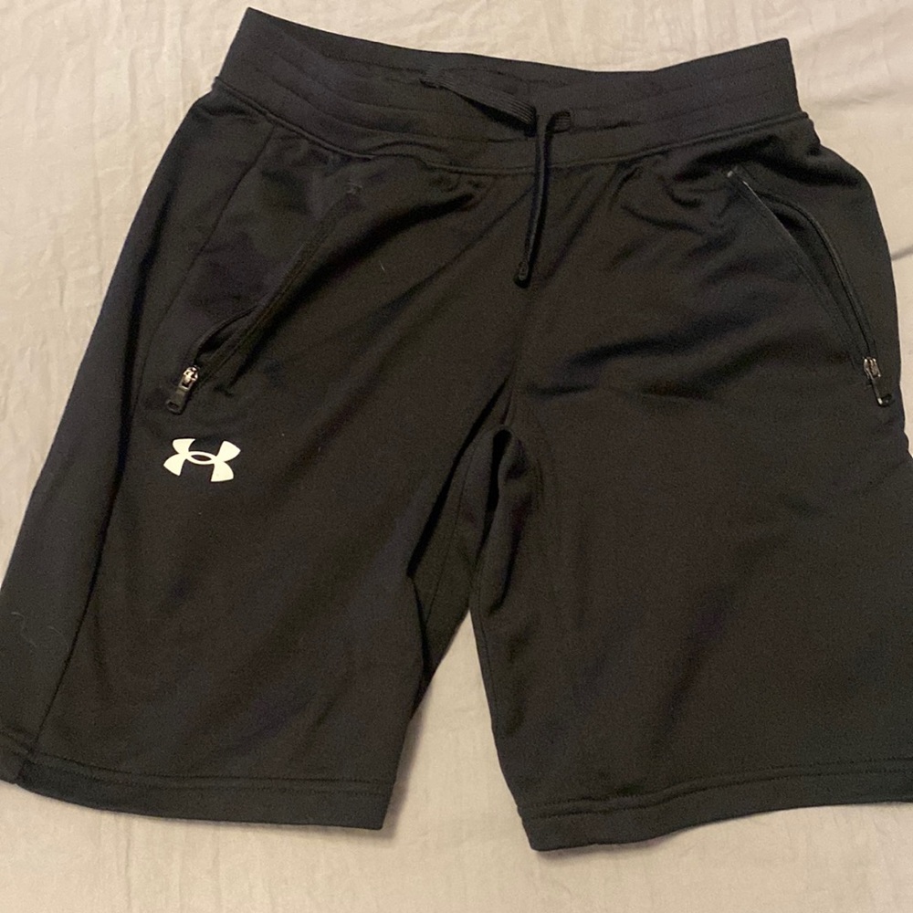 Under armor shorts size youth large